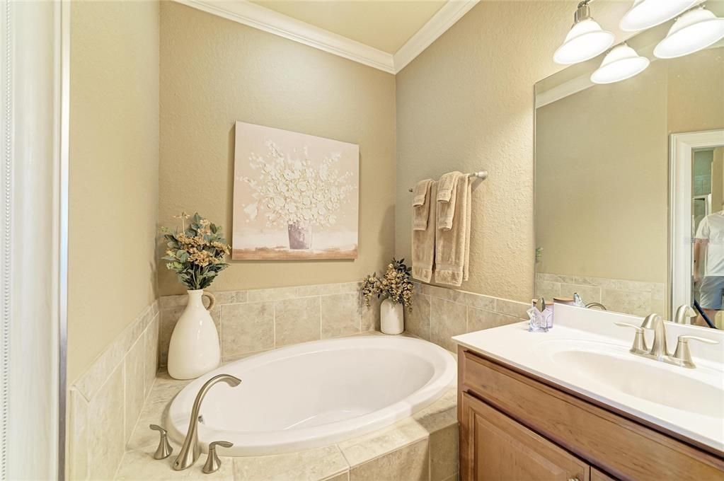 Active With Contract: $469,500 (3 beds, 2 baths, 2108 Square Feet)