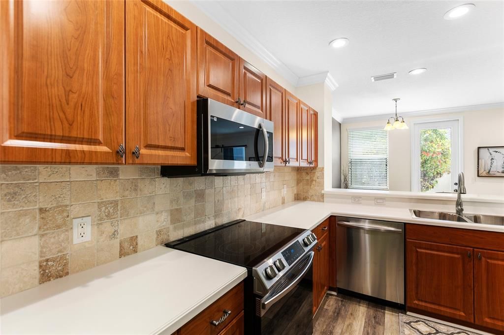 Active With Contract: $264,900 (2 beds, 2 baths, 1496 Square Feet)