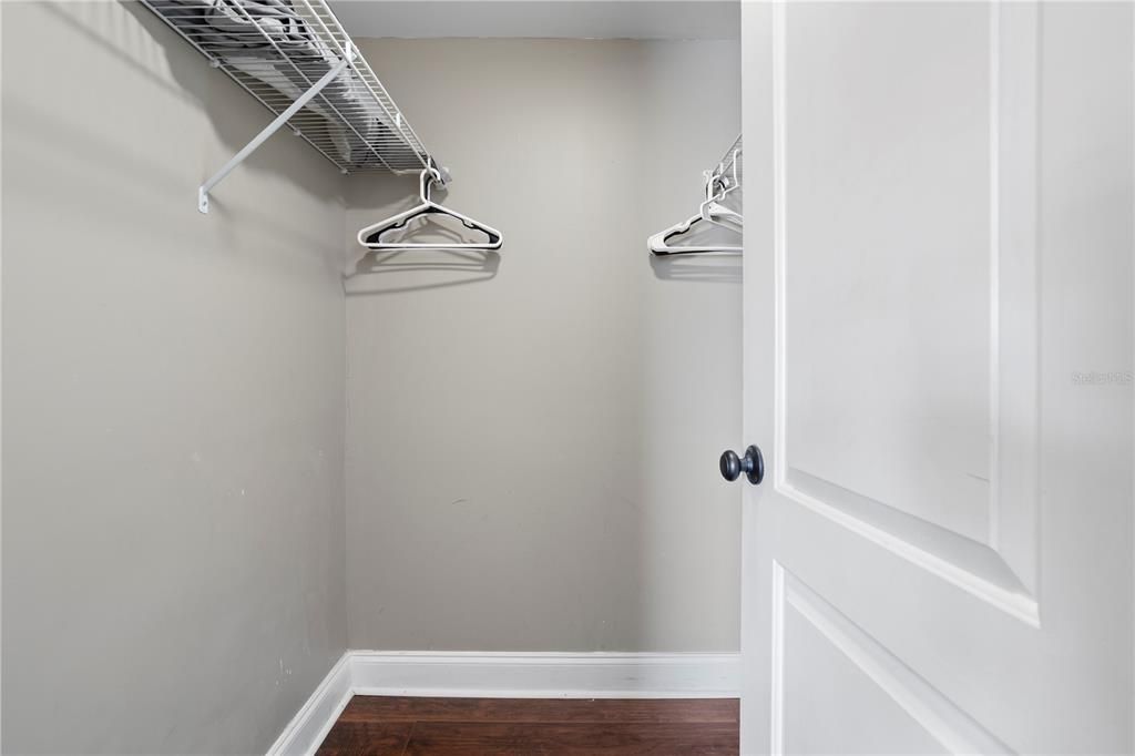 Activo con contrato: $215,000 (3 camas, 2 baños, 1287 Pies cuadrados)