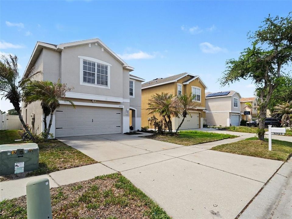 For Sale: $345,000 (4 beds, 2 baths, 2594 Square Feet)
