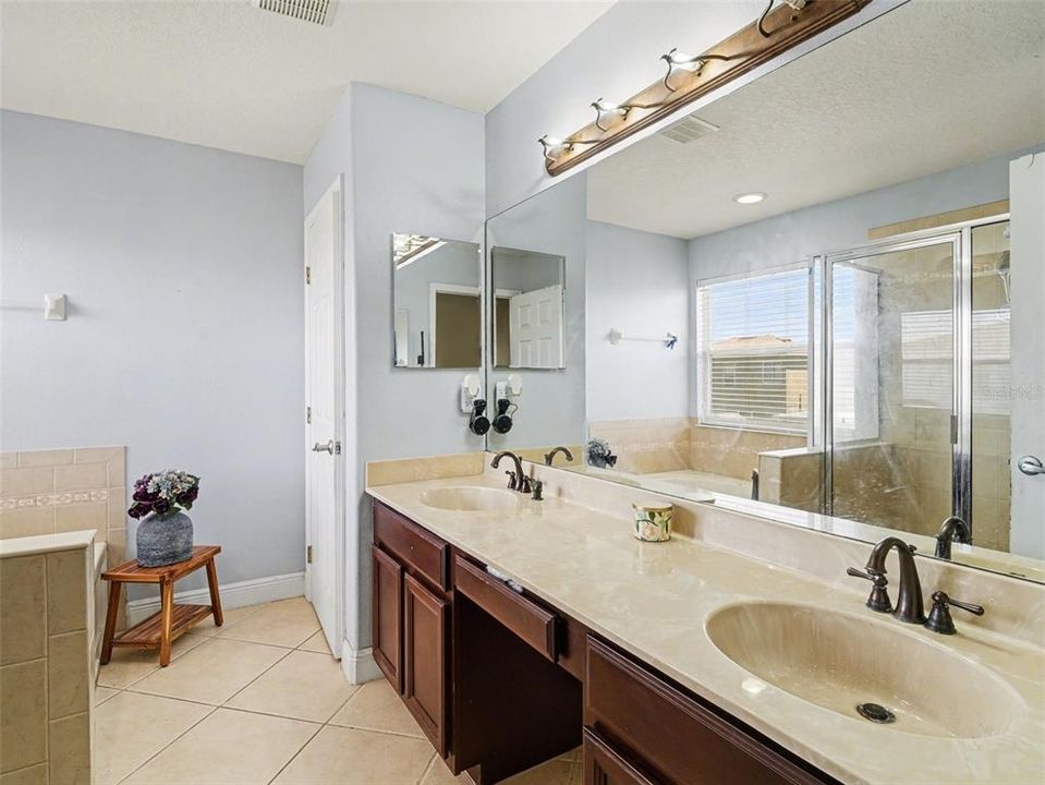For Sale: $345,000 (4 beds, 2 baths, 2594 Square Feet)