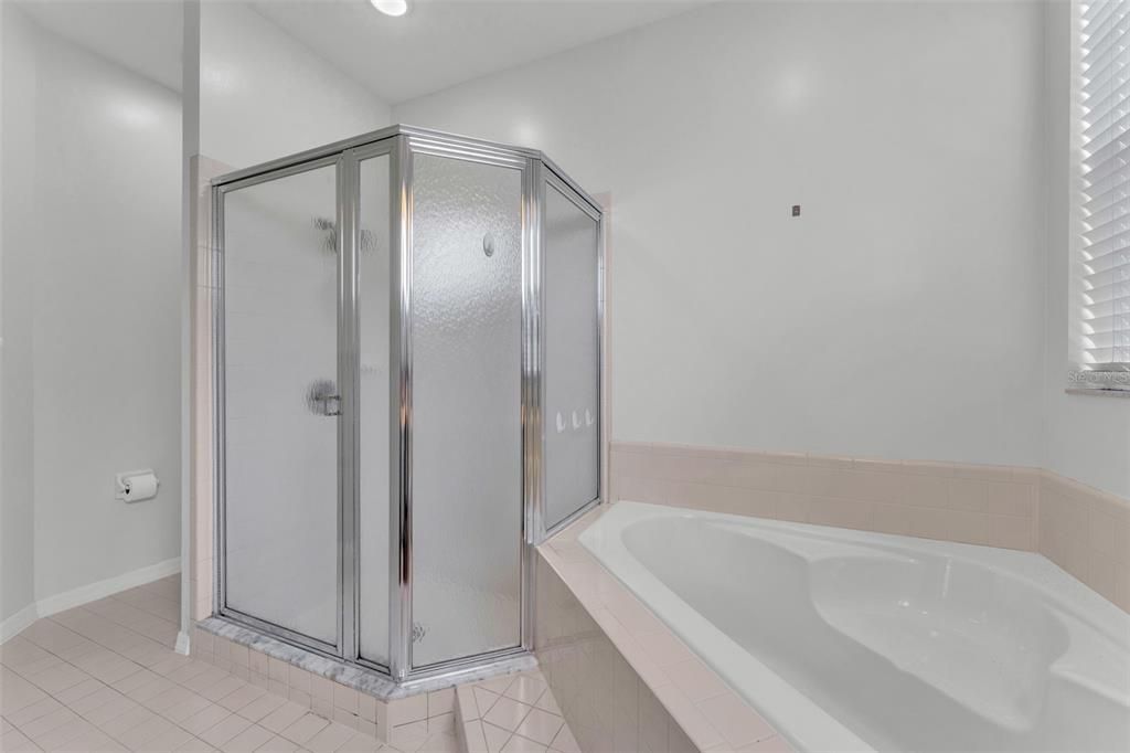 На продажу: $319,000 (3 спален, 2 ванн, 1918 Квадратных фут)