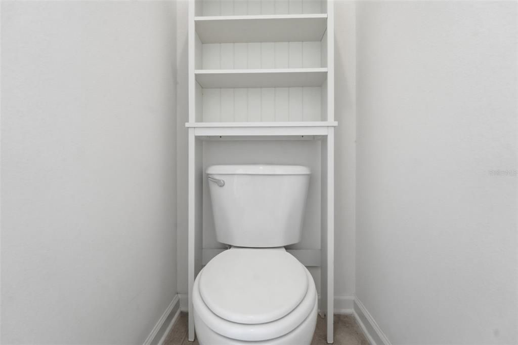 На продажу: $299,900 (3 спален, 2 ванн, 1687 Квадратных фут)