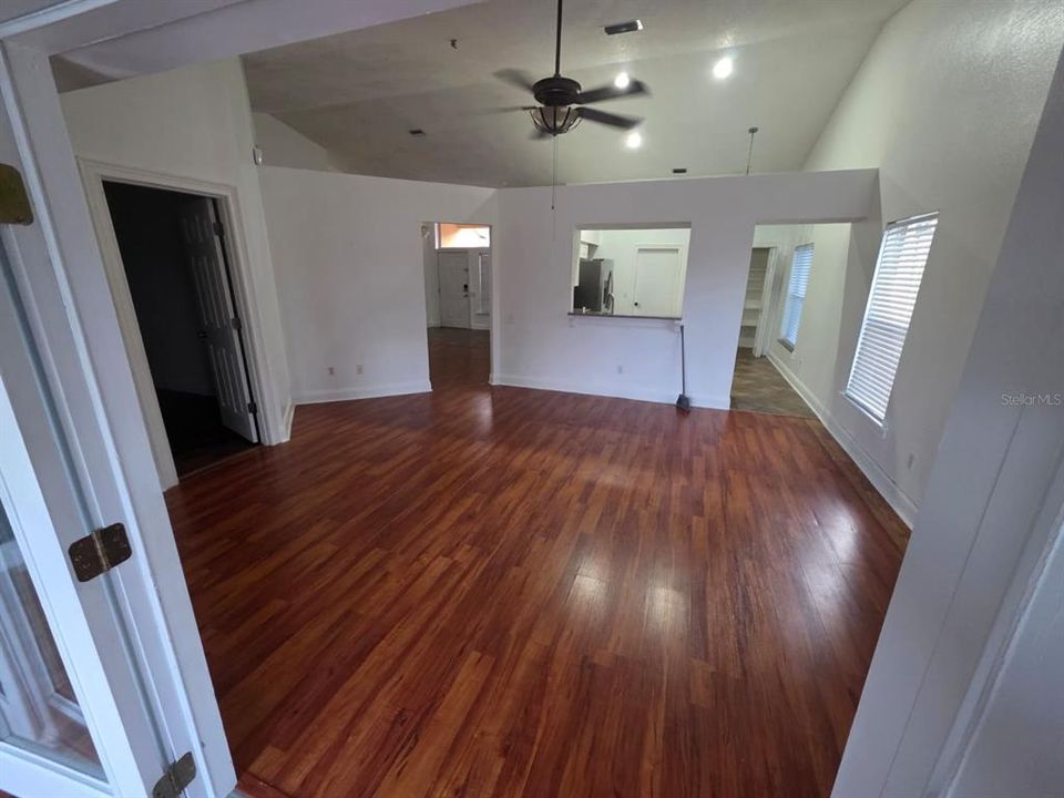 En Renta: $2,500 (3 camas, 2 baños, 1734 Pies cuadrados)