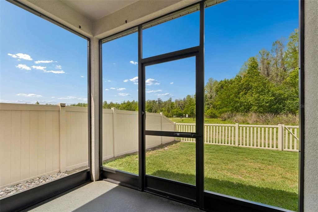 合同活跃: $369,900 (3 贝兹, 2 浴室, 1500 平方英尺)