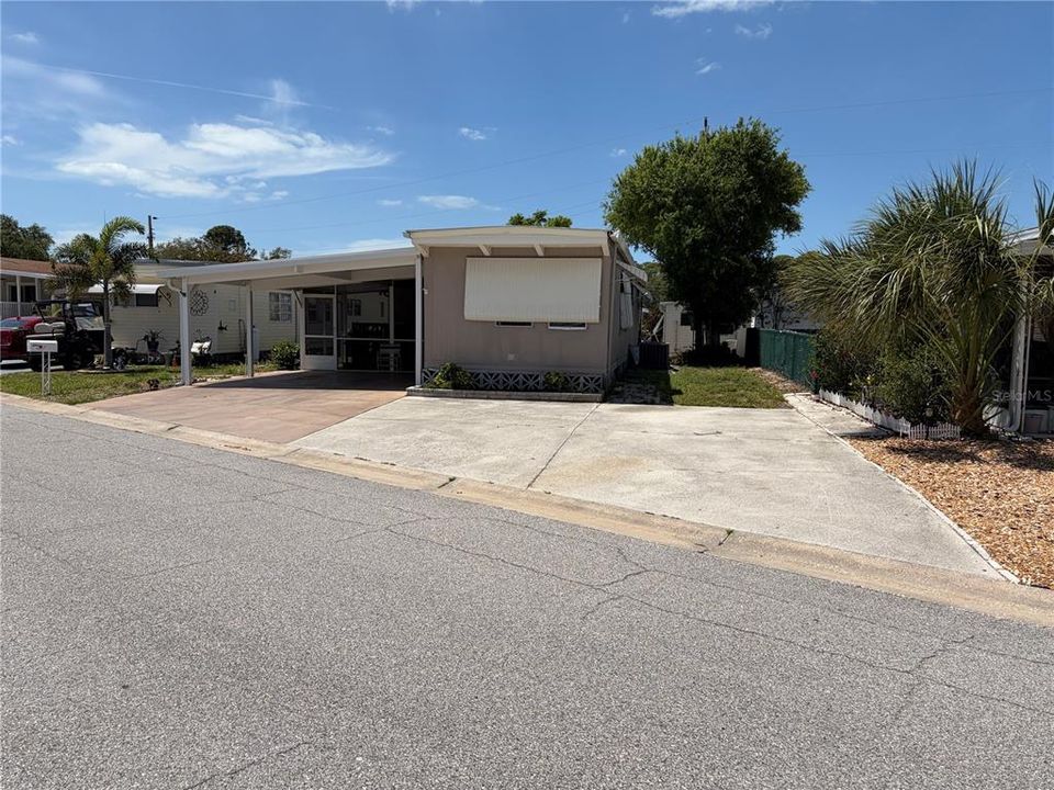 For Sale: $119,000 (2 beds, 1 baths, 915 Square Feet)