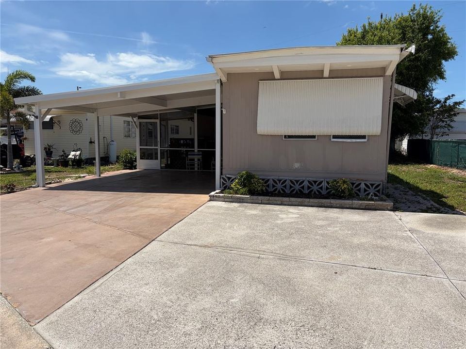For Sale: $119,000 (2 beds, 1 baths, 915 Square Feet)