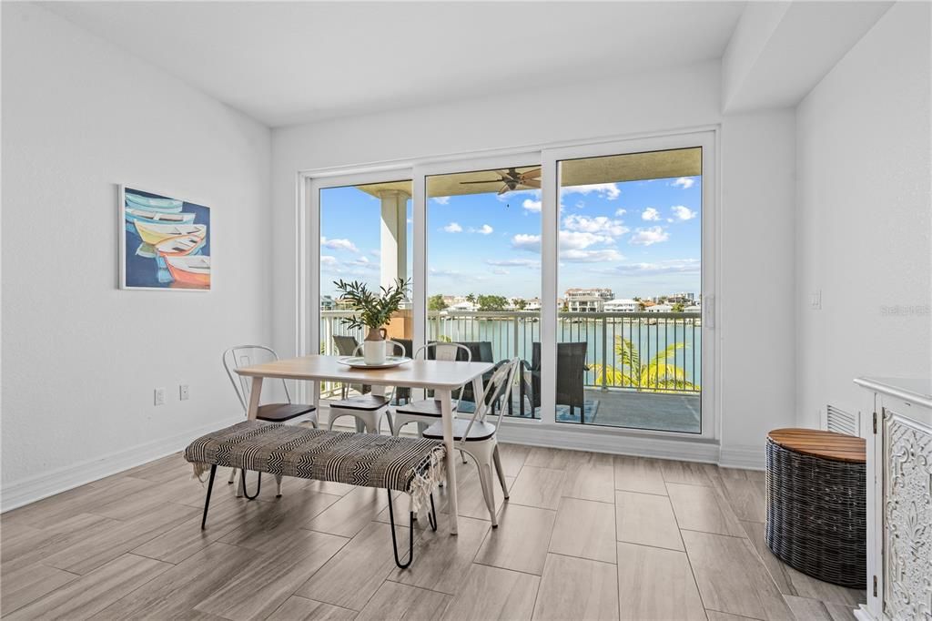 Activo con contrato: $999,000 (3 camas, 2 baños, 1738 Pies cuadrados)