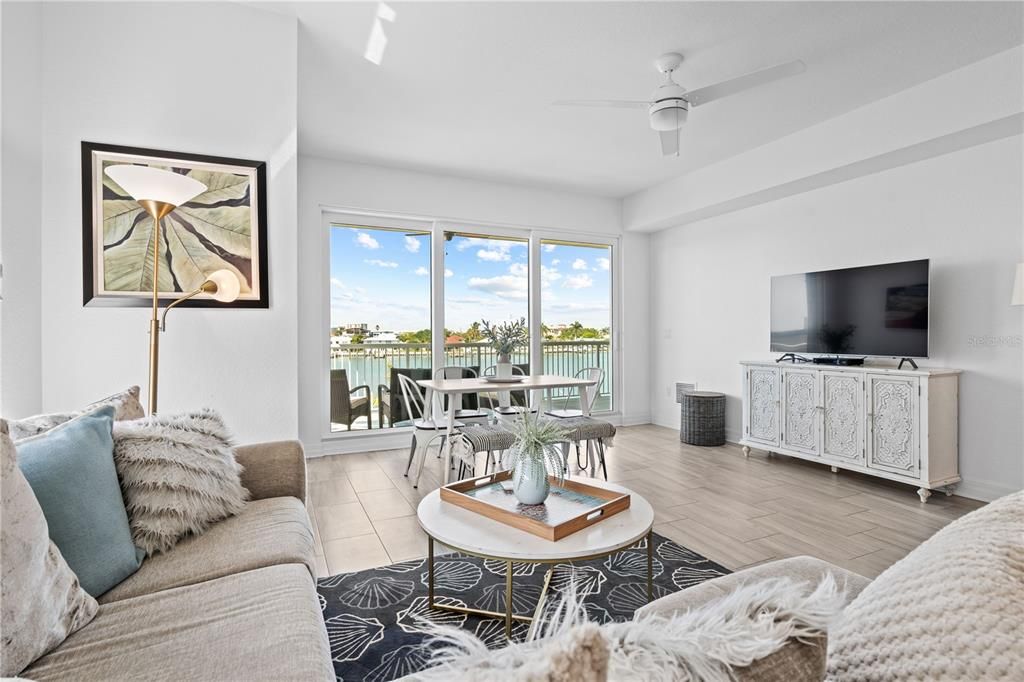 Activo con contrato: $999,000 (3 camas, 2 baños, 1738 Pies cuadrados)