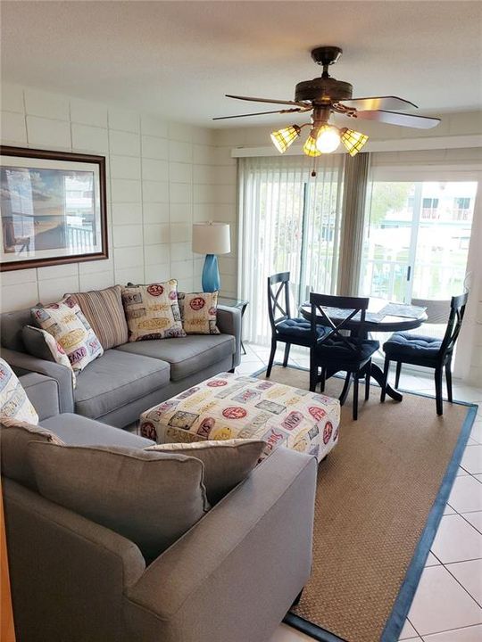 For Sale: $249,900 (1 beds, 1 baths, 600 Square Feet)