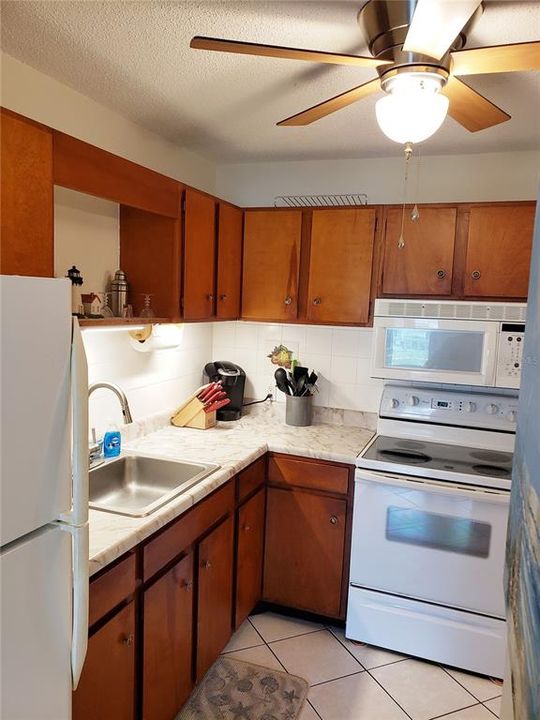 For Sale: $249,900 (1 beds, 1 baths, 600 Square Feet)