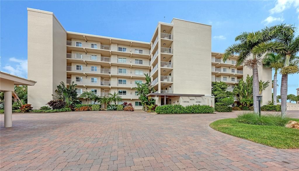 En Venta: $825,000 (2 camas, 2 baños, 1393 Pies cuadrados)