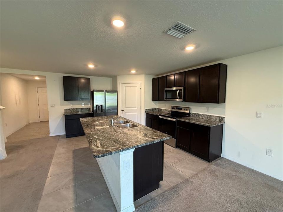 Active With Contract: $300,000 (5 beds, 3 baths, 2605 Square Feet)