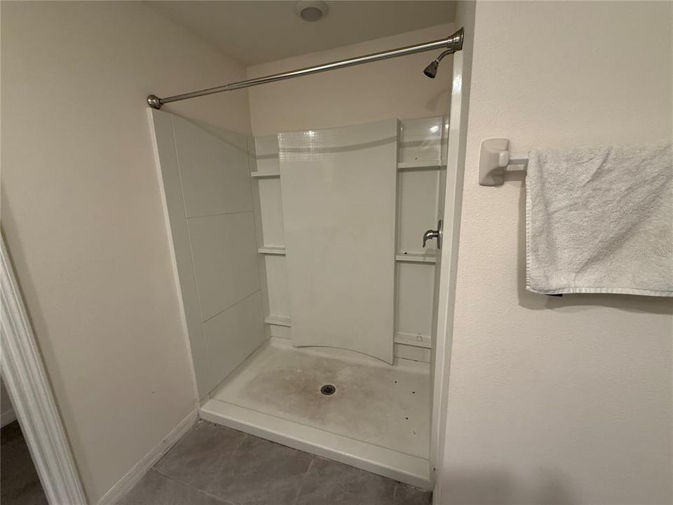 Active With Contract: $300,000 (5 beds, 3 baths, 2605 Square Feet)