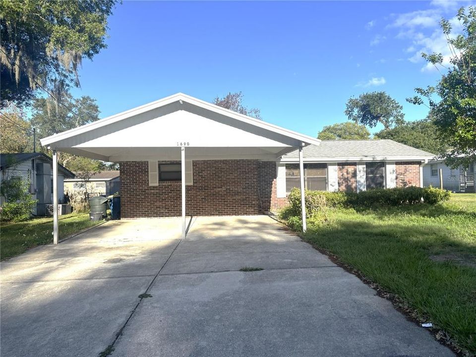 Active With Contract: $179,000 (3 beds, 2 baths, 1080 Square Feet)