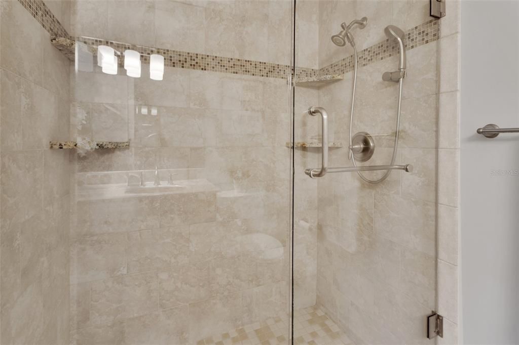 Active With Contract: $399,900 (2 beds, 2 baths, 1810 Square Feet)
