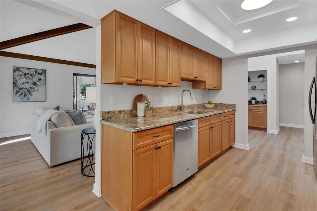 Active With Contract: $399,900 (2 beds, 2 baths, 1810 Square Feet)
