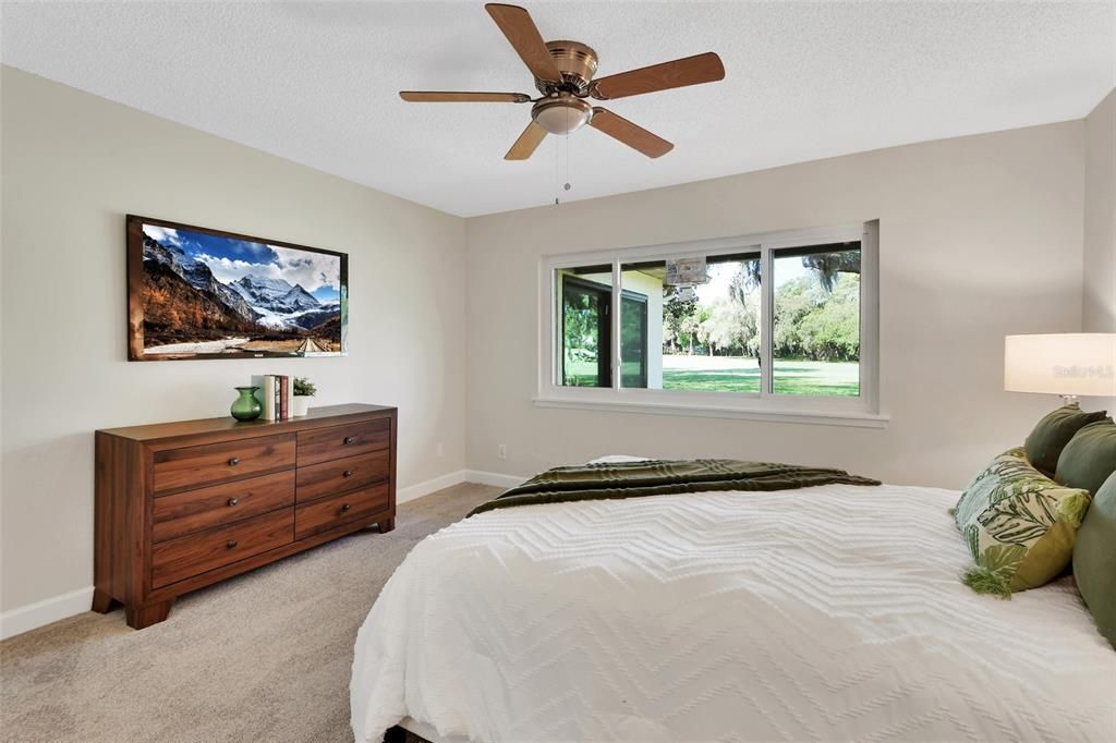 Active With Contract: $399,900 (2 beds, 2 baths, 1810 Square Feet)