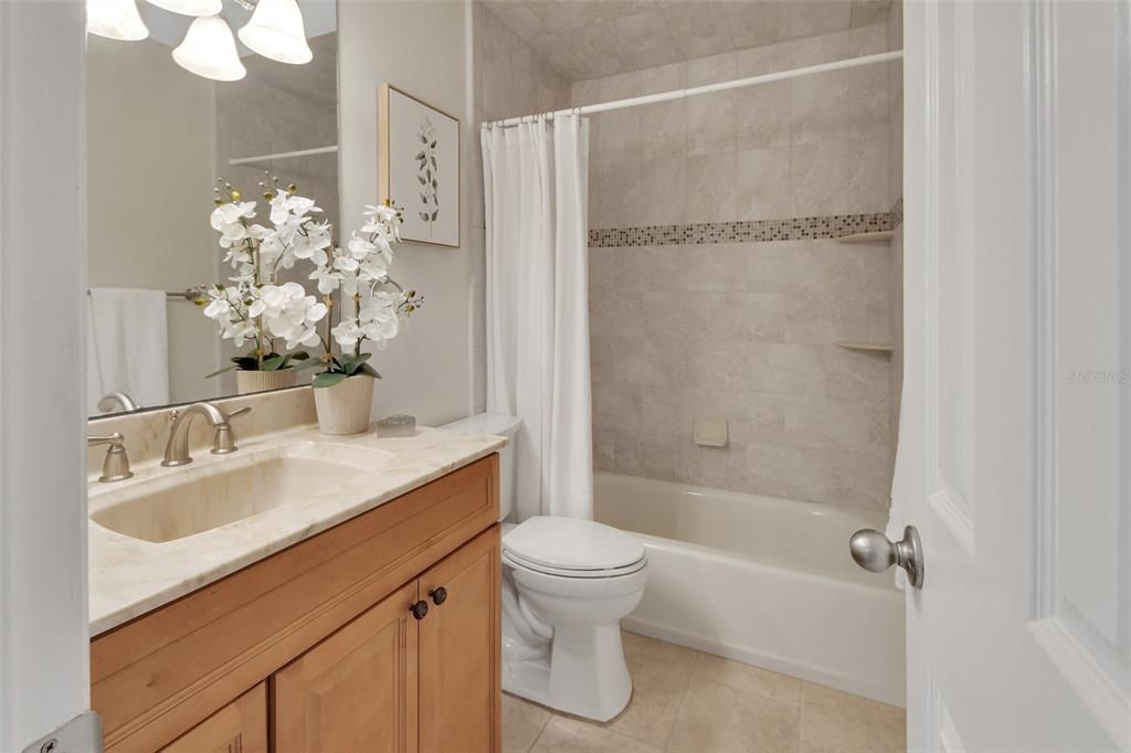 Active With Contract: $399,900 (2 beds, 2 baths, 1810 Square Feet)
