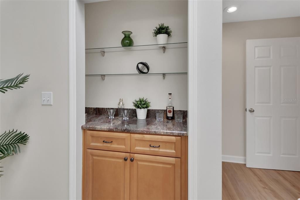 Active With Contract: $399,900 (2 beds, 2 baths, 1810 Square Feet)