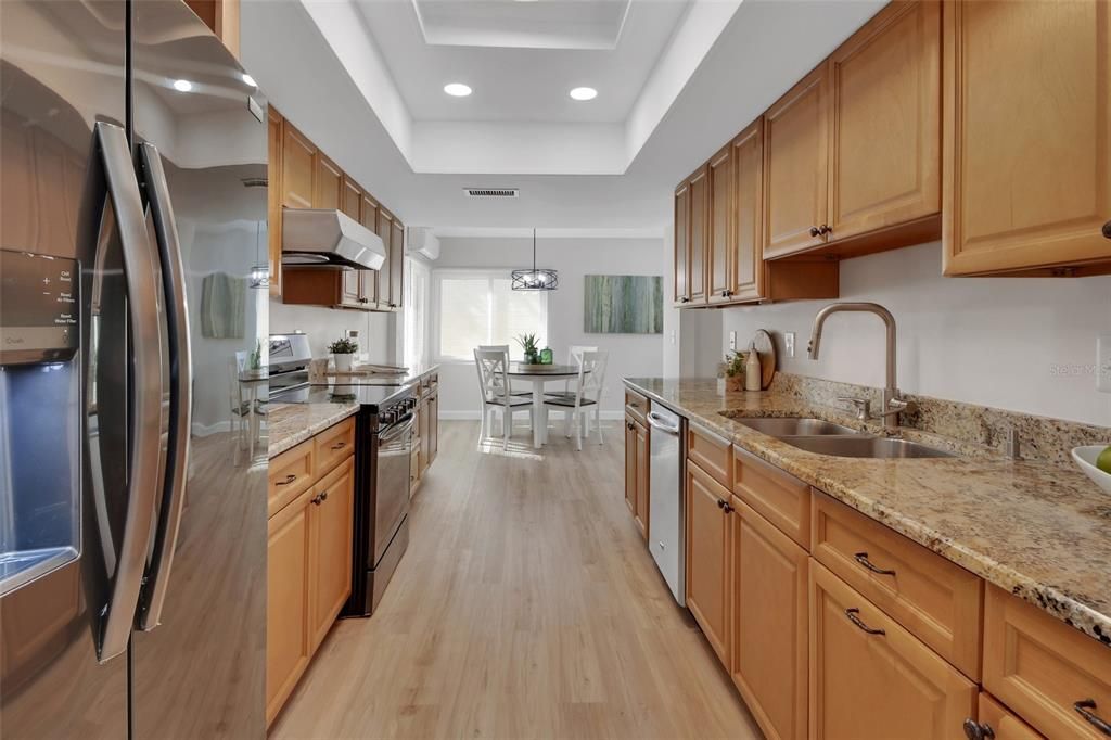 Active With Contract: $399,900 (2 beds, 2 baths, 1810 Square Feet)