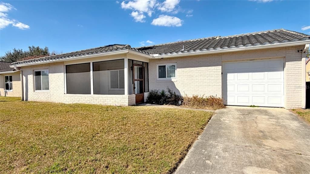 For Rent: $2,150 (3 beds, 2 baths, 1589 Square Feet)