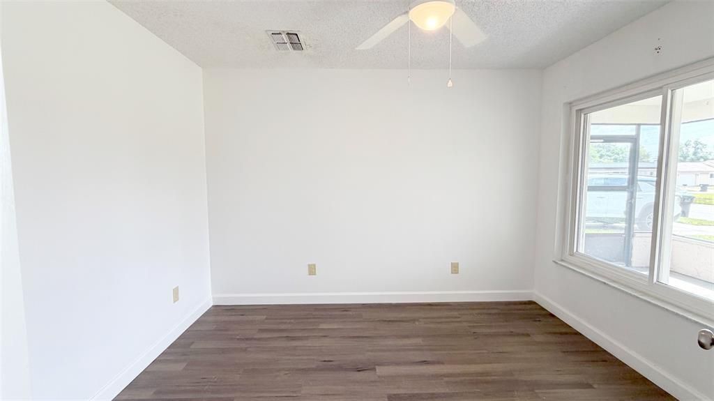 For Rent: $2,150 (3 beds, 2 baths, 1589 Square Feet)
