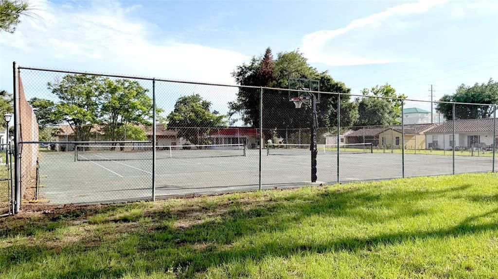 For Rent: $2,150 (3 beds, 2 baths, 1589 Square Feet)