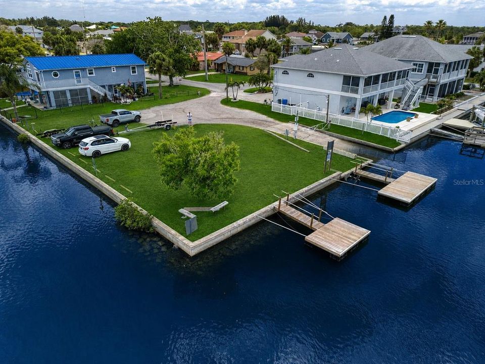 For Sale: $320,000 (0.14 acres)