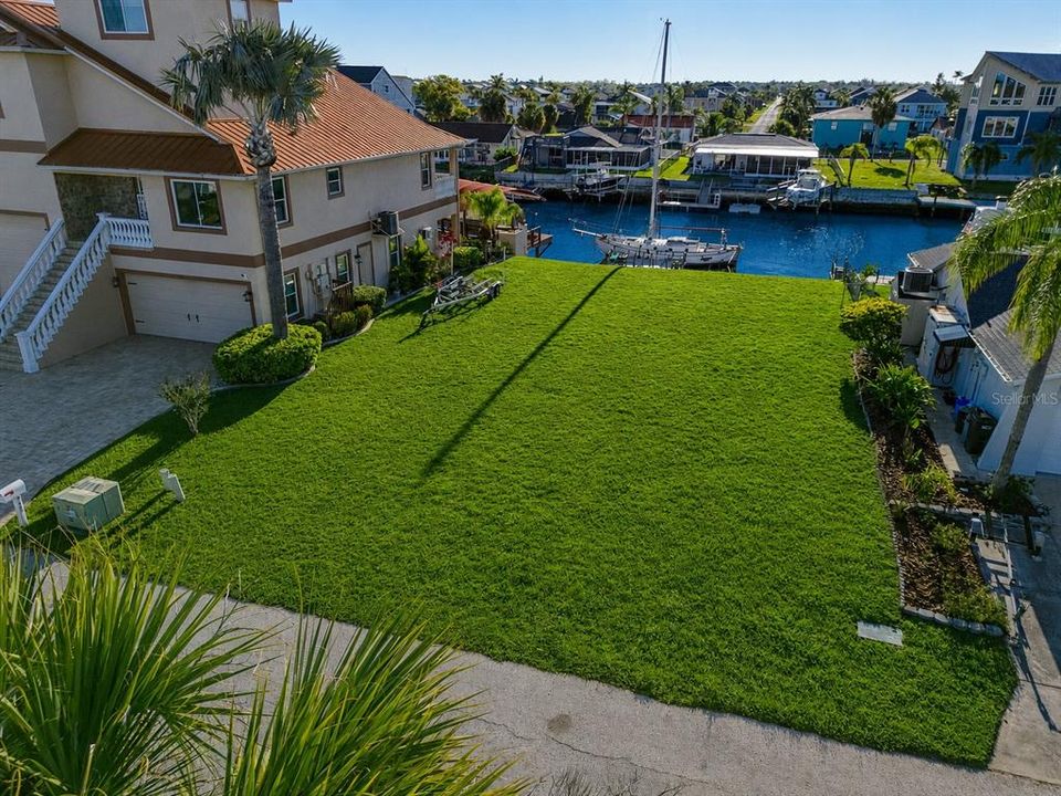 For Sale: $320,000 (0.14 acres)