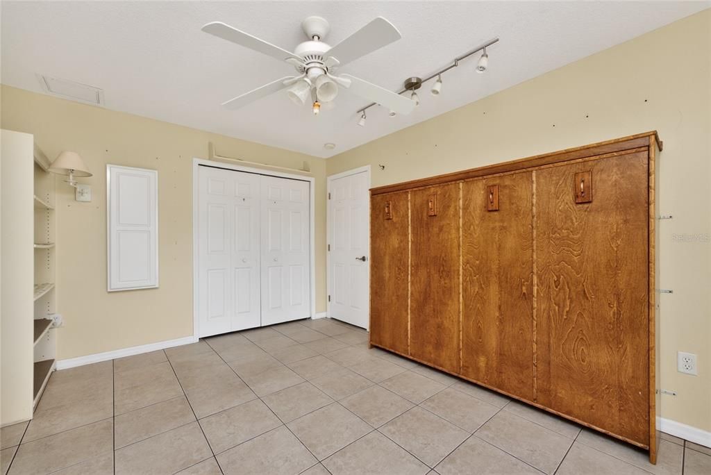 Active With Contract: $425,000 (3 beds, 2 baths, 2338 Square Feet)