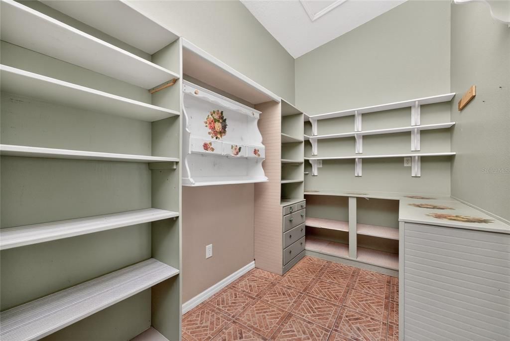 Active With Contract: $425,000 (3 beds, 2 baths, 2338 Square Feet)