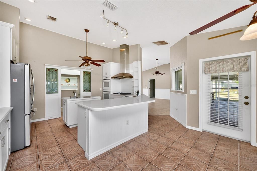 Active With Contract: $425,000 (3 beds, 2 baths, 2338 Square Feet)