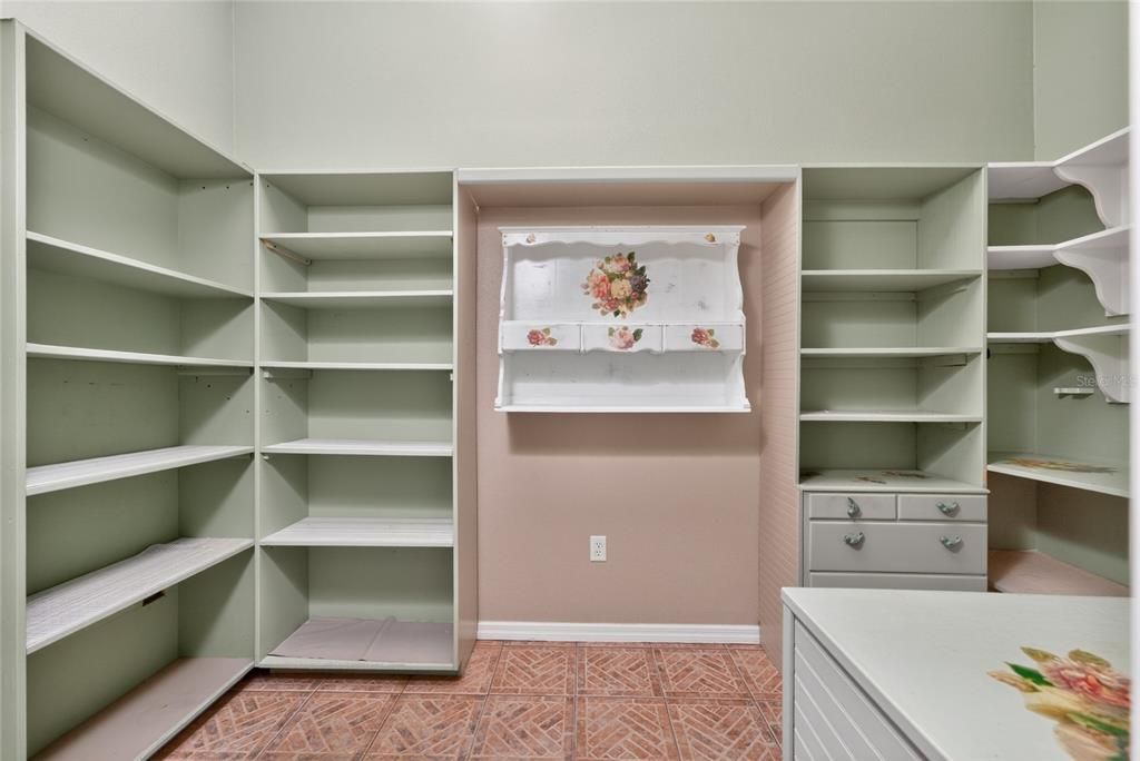 Active With Contract: $425,000 (3 beds, 2 baths, 2338 Square Feet)