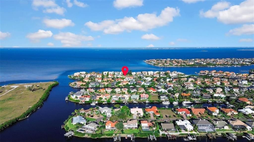 En Venta: $749,000 (0.24 acres)