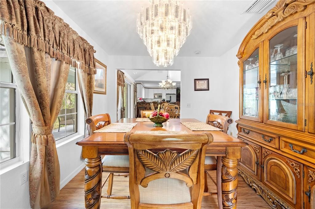 En Venta: $729,000 (4 camas, 4 baños, 3325 Pies cuadrados)