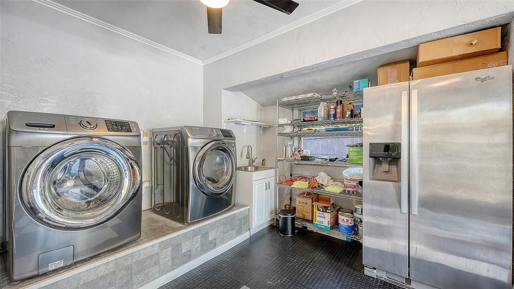 For Rent: $6,900 (4 beds, 4 baths, 2200 Square Feet)
