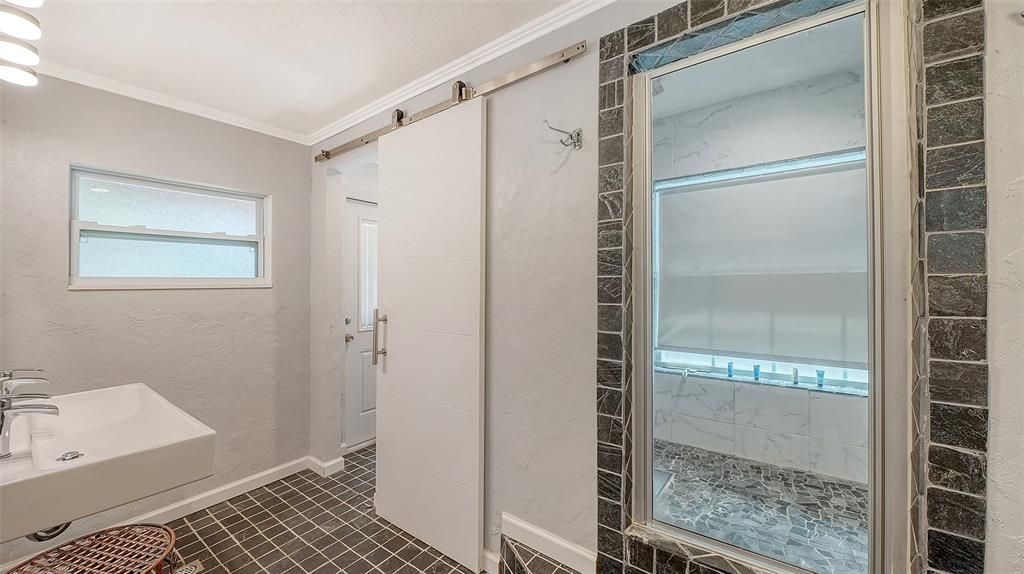 For Rent: $6,900 (4 beds, 4 baths, 2200 Square Feet)