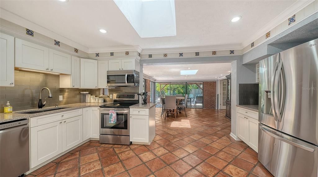 For Rent: $6,900 (4 beds, 4 baths, 2200 Square Feet)