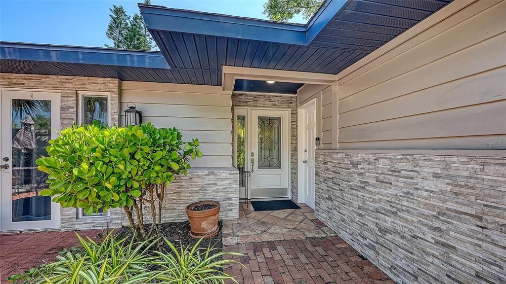 For Rent: $6,900 (4 beds, 4 baths, 2200 Square Feet)