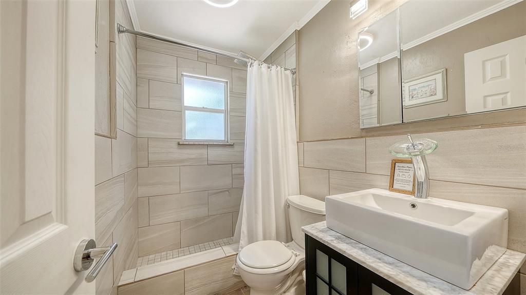 For Rent: $6,900 (4 beds, 4 baths, 2200 Square Feet)