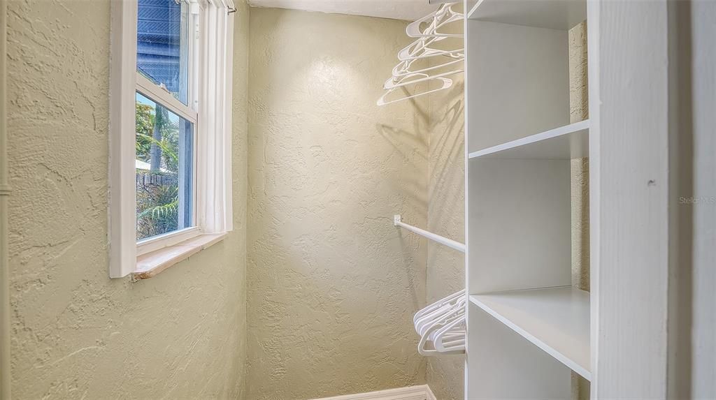 For Rent: $6,900 (4 beds, 4 baths, 2200 Square Feet)