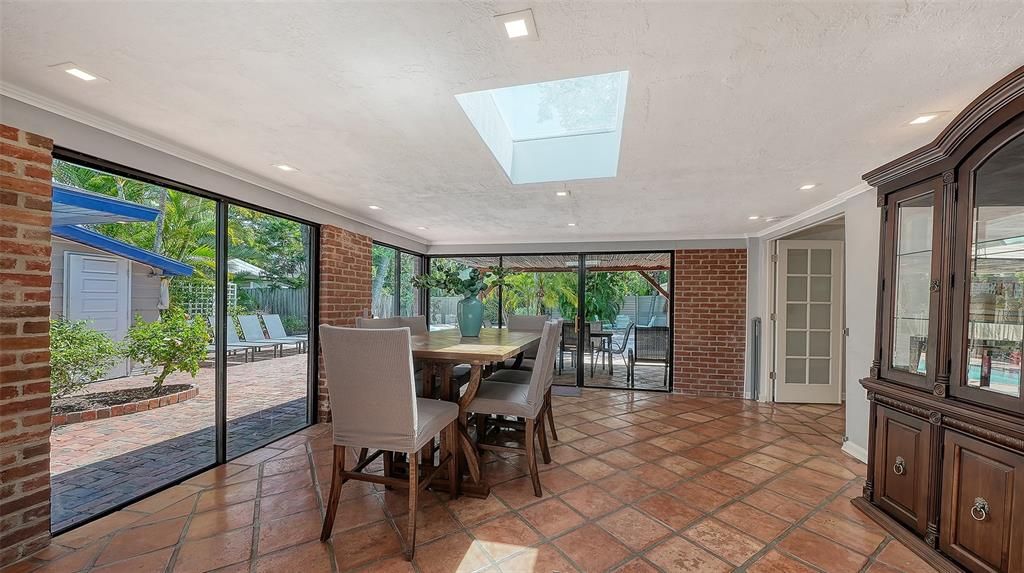 For Rent: $6,900 (4 beds, 4 baths, 2200 Square Feet)