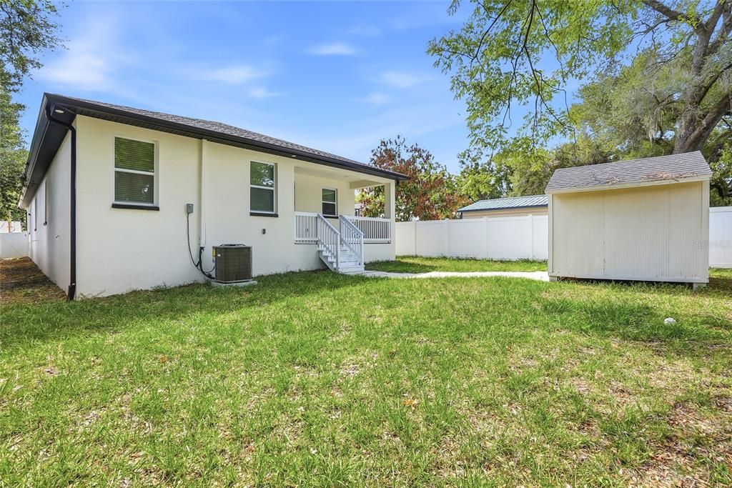 Activo con contrato: $575,000 (4 camas, 3 baños, 3104 Pies cuadrados)