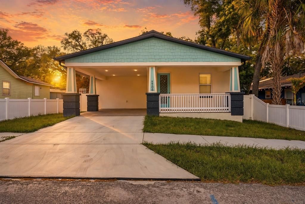 Activo con contrato: $575,000 (4 camas, 3 baños, 3104 Pies cuadrados)