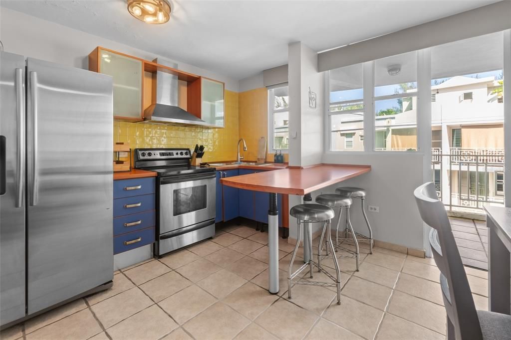 For Sale: $265,000 (3 beds, 2 baths, 1250 Square Feet)