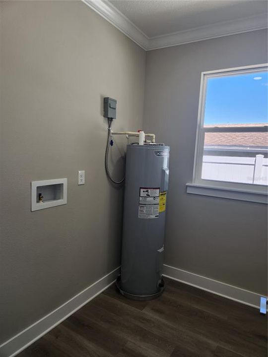 Active With Contract: $415,500 (3 beds, 2 baths, 1497 Square Feet)