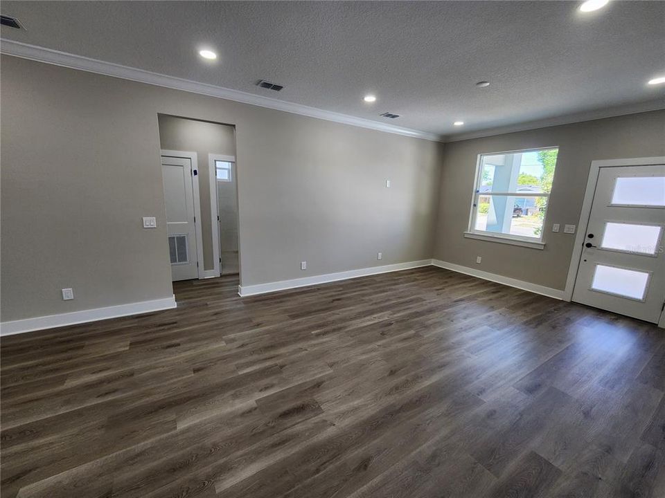 Active With Contract: $415,500 (3 beds, 2 baths, 1497 Square Feet)