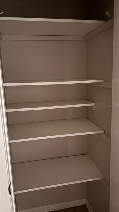 For Rent: $1,250 (1 beds, 1 baths, 695 Square Feet)
