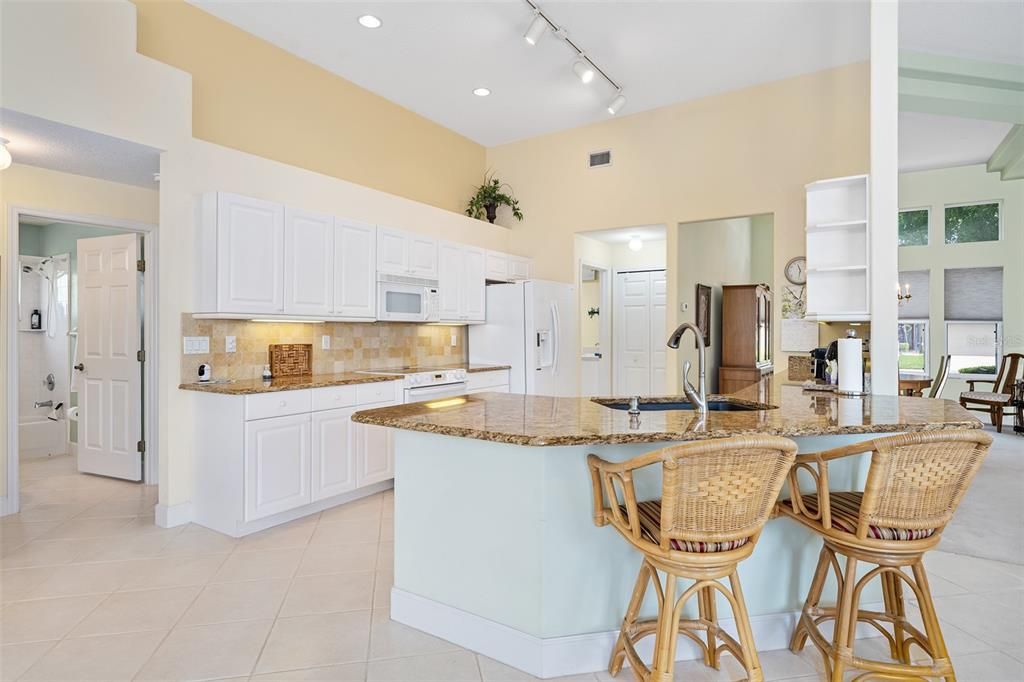 Active With Contract: $530,000 (3 beds, 2 baths, 2113 Square Feet)